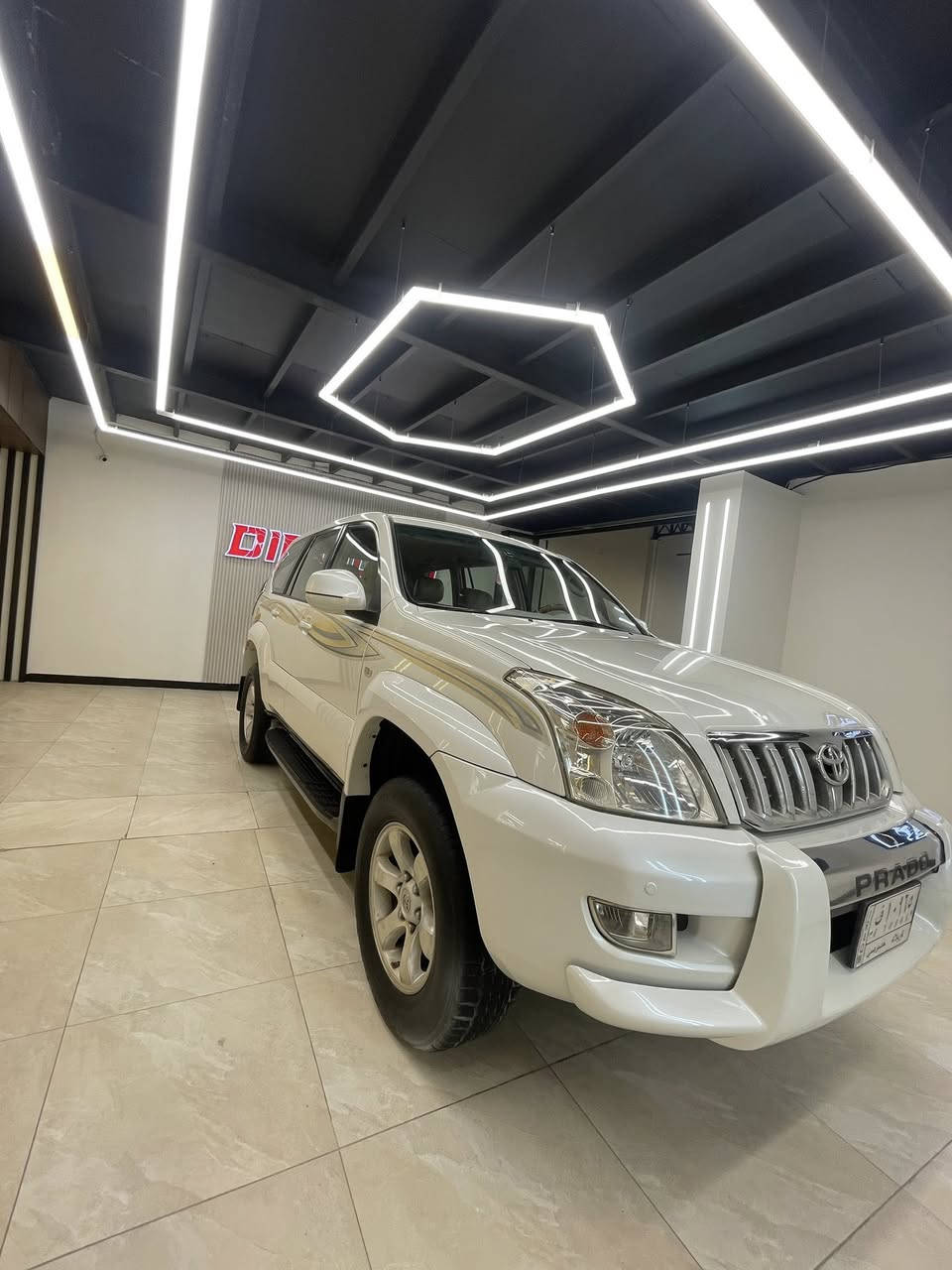 برادو 2009 فئة Gx اربعه سلندر 2700 بيها فقط داير قبغ البانزين عليها منضومة غاز حكوميه ومسجله السياره نضيفه كلش وعليها ادامه من منضومة تبريد وباتري وحداديه وتايرات وادامتهن قبل لا انوي ابيع يعني كله درجه اولى ماشيه 212 على ايد وحده مكانها كربلاء للاستفسار اكثر 
*********** متواجد خاص وواتساب واتصال
