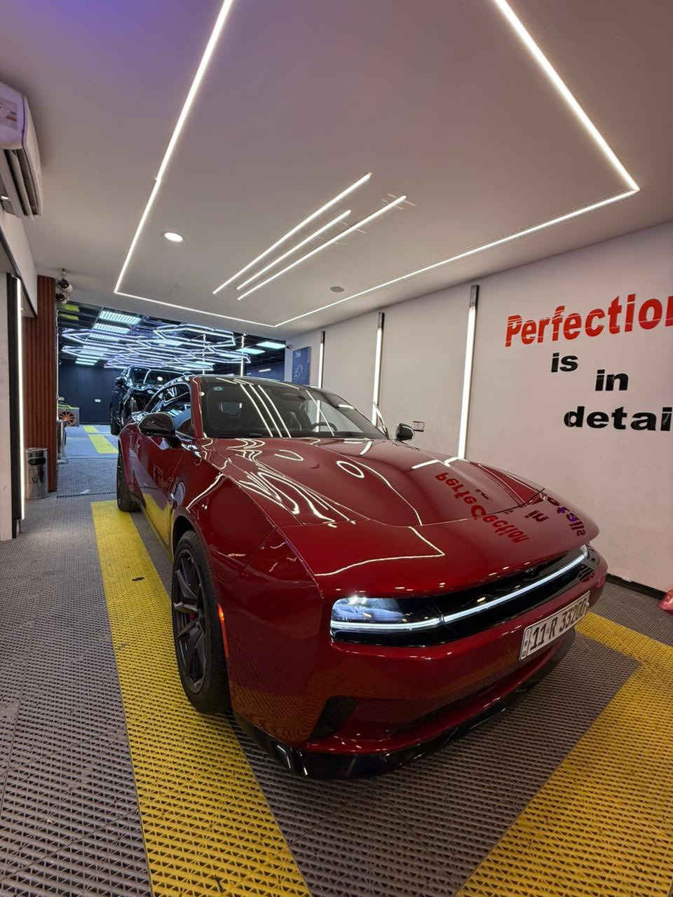 �⚡ للبيع جارجر  دايتونا ستيج2 /2024 كهرباء ⚡🚗

إذا تريد سيارة بيها هيبة وصوت بلادي يلفت الشارع 🔊🔥
هاي مو عادية… هاي جارجر كهرباء عزمها حاضر من أول دعسة 😈

🔹 ماشيه 4000 كيلو فقط
🔹 بعدها زيرو بحالة الوكالة
🔹 كهرباء صافي بدون محرك بنزين
🔹 عزم فوري وثبات قوي
🔹 شاشة كبيرة + كامرات
🔹 سنسرات أمامي وخلفي
🔹 بصمة تشغيل
🔹 داخلية نظيفة جداً بدون أي ملاحظة

السيارة ما تحتاج ولا دينار
تركب وتمشي وانت مرتاح 💪⚡

للجادين فقط والسعر قابل للنقاش

📍 الموقع: بغداد – اليرموك 

***********

#العراق
#سيارات
#للبيع
#اليوم
