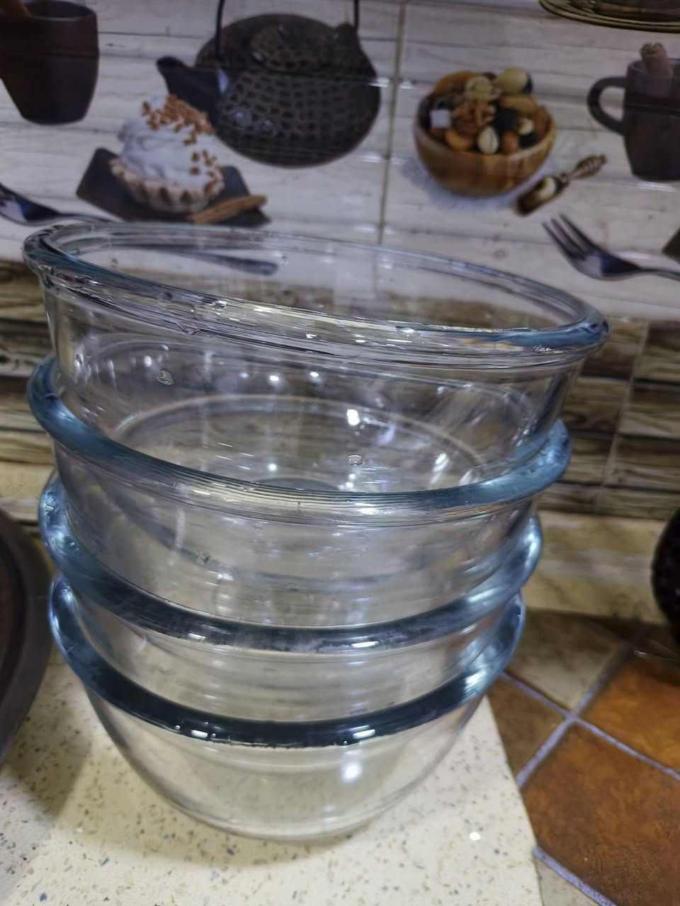 غراض مطعم كامل للبيع 
فاترينا طولها 2 متر مع ملحق اضافي
100 
سنك 40 
كاسات  مقبلات كزاز 4 ...12للف
كماشات 2
سكين حاد 2 ......3 الف 
بلانكات مقبلات عدد 2 ب10
صينية  عرض عدد 4 .   ب10
صينية كبيرة 5
خلاط عصائر 30
خلاط عصير +مثرامة  10قطع 65
خلاط جزر ماركة 75 قفل 
منظمات غاز  اصلية 4 قطع 
جود ثلج مع مطرقة 20
صندوق بلاستك ستك 20
حافضات عصير متنوعة 
...........
عنوان بغداد الحرية 
***********
