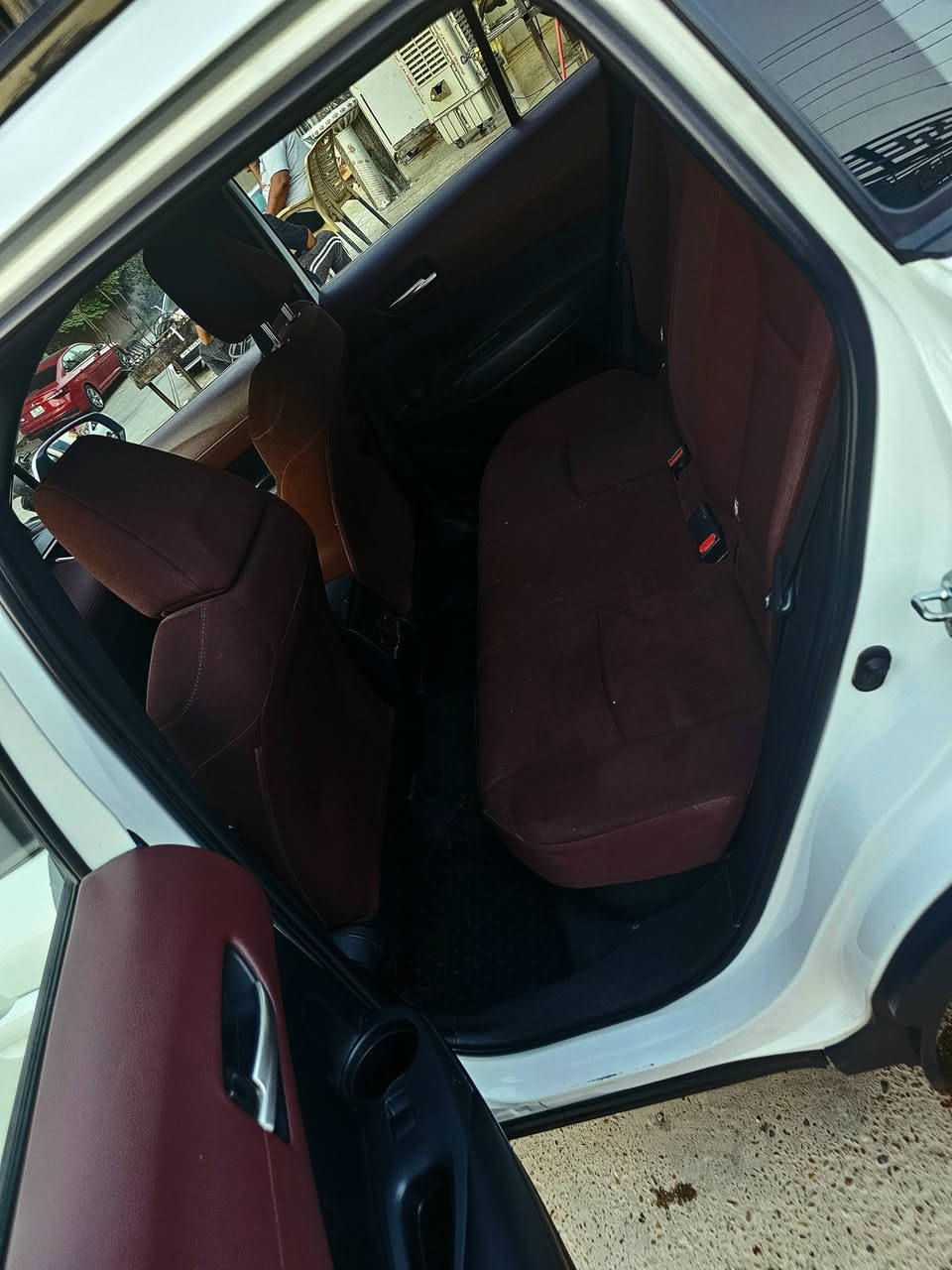 سلام عليكم
تيوتا كورلا كروس 2022 
سيارة ساز اصلي 

سياره كلش حلوه و ناعمه ب مشي و مناقصه شي 
فول موصفات فتحه ، بصمه ، كامره ، مري شفط 
محرك ١٨٠٠ 

*********** 

سعر اكتب : ي الله يجيك سعر خاص
