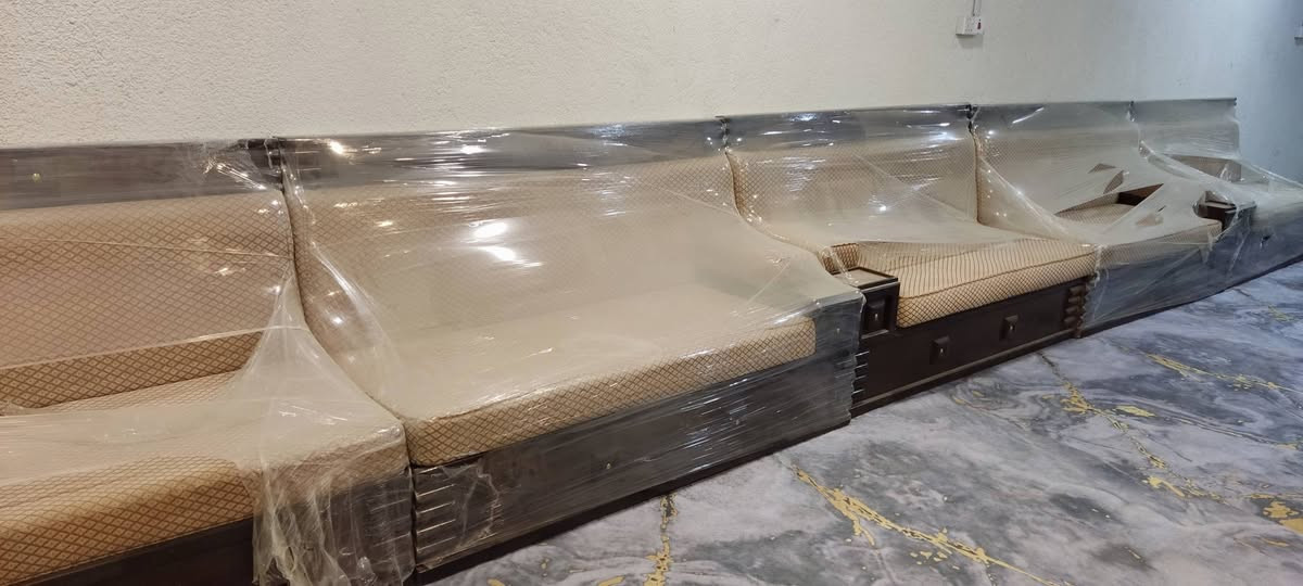 ديوان قنفات
من 12 قنفه 
كما موضح ....السعر 2 مليون 
جديدي غير مستخدم


**إذا كنت صاحب هذا الإعلان وتريد حذفه لأي سبب، رجاءا أرسل رسالة إلى الدعم الفني**