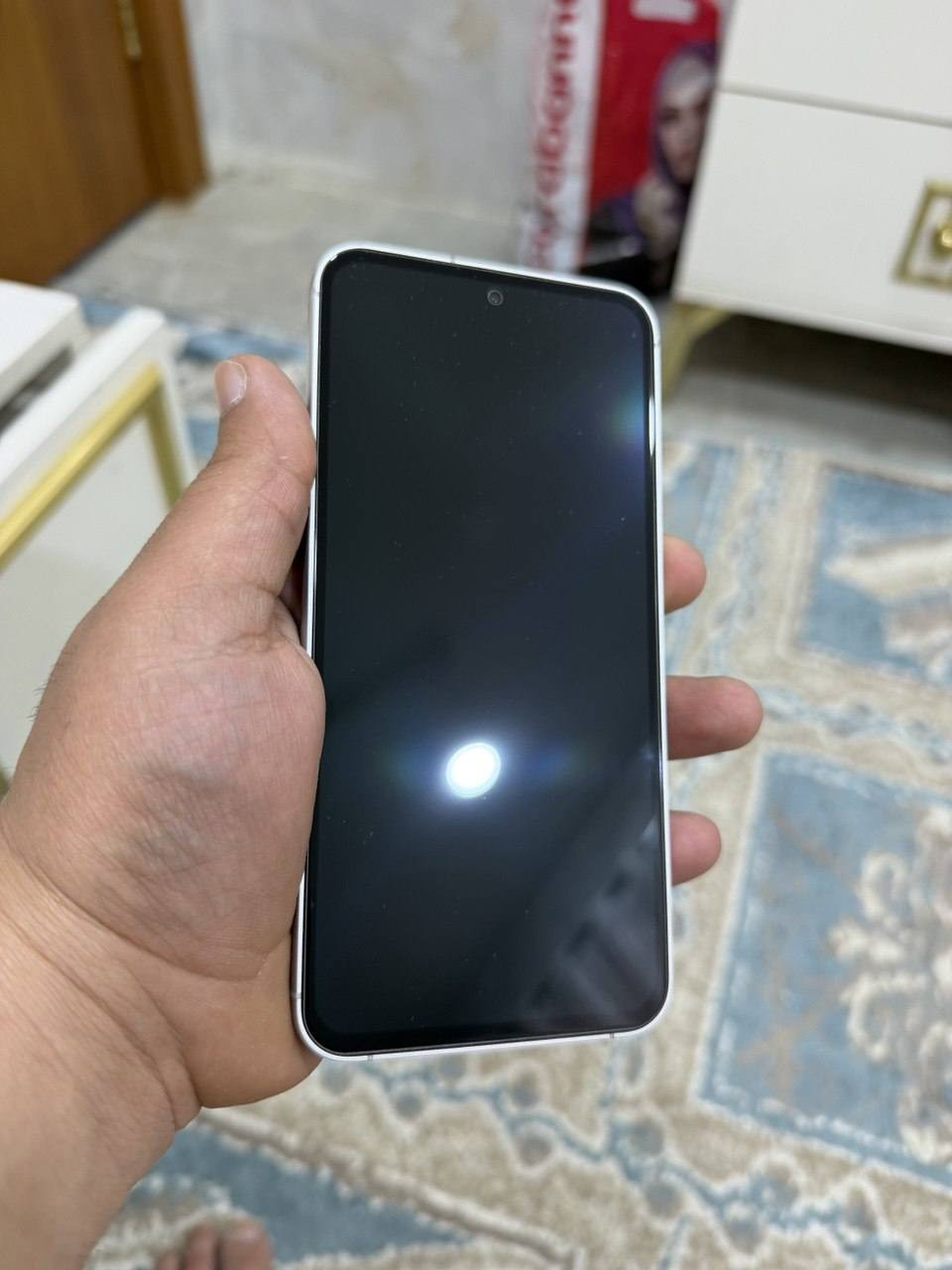 السلام عليكم
جهاز كلكسي 23 FE جهاز عملاق 
ذكرته الجهاز 256 
الجهاز جدا نضيف 
وكامرته تخبل حال حال اس 23 
الجهاز نضيف مال بيت 🏠 
لونه بنفسجي بس الكارتونه ضاعت ويا هتفون وشاحنه وكفر شفاف 
سعر الجهاز 350  وبي مجال بصيط 
رقم التلفون ***********
