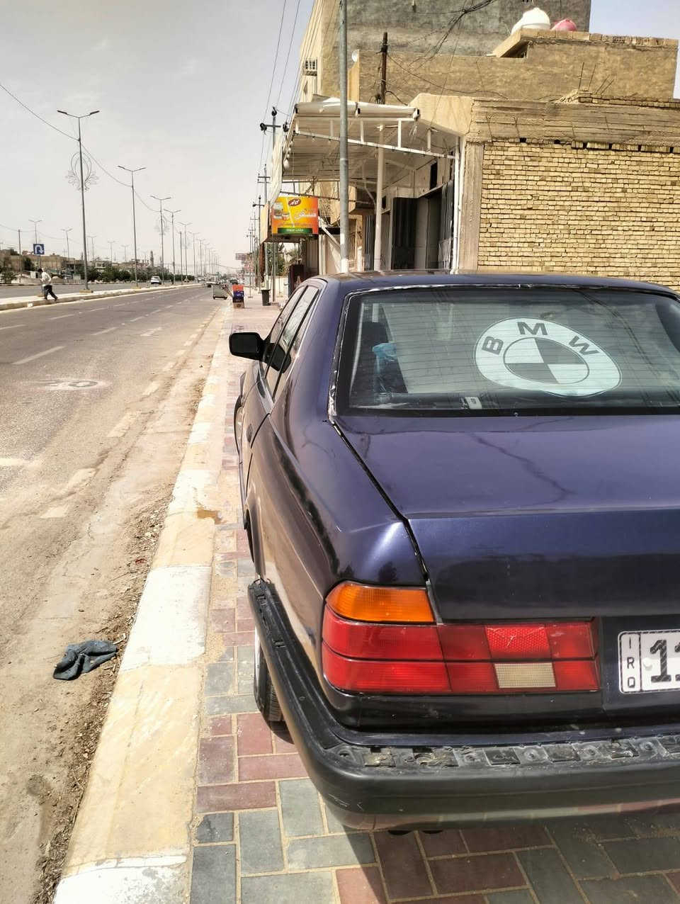 بي ام موديل ٩٢ بس سنويه ٨٩
سيارة بدون ضربه
سلايت
تبريد بس غاز فقط 
مصبوغه جديد بعدها حتى ممسوين بولش
كير محرك صدر كله جديد
بيها ترتيبات السياره
رقم بغداد دولي
تحويل وكاله بشرط
غرامات كلها بشرط
بيع نقد فقط
مكاني بغداد اللي يحب يراسلني خاص وبعيني
***********
