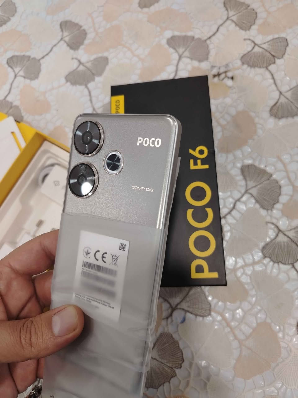 بوكو f6 ببجي120فريم الذاكرة 512 لون سلفر الجهاز جديد كلش مشتغل شيء بسيط أيام كلش جديد نسخة عالمية غراضة كاملة مامستخدمة لاصق الشركة عليه بعدة السعر 325الف قفل الجهاز جديد مكاني بغداد العامرية للإستفسار هذا رقمي وتساب*********** بغداد, العراق
