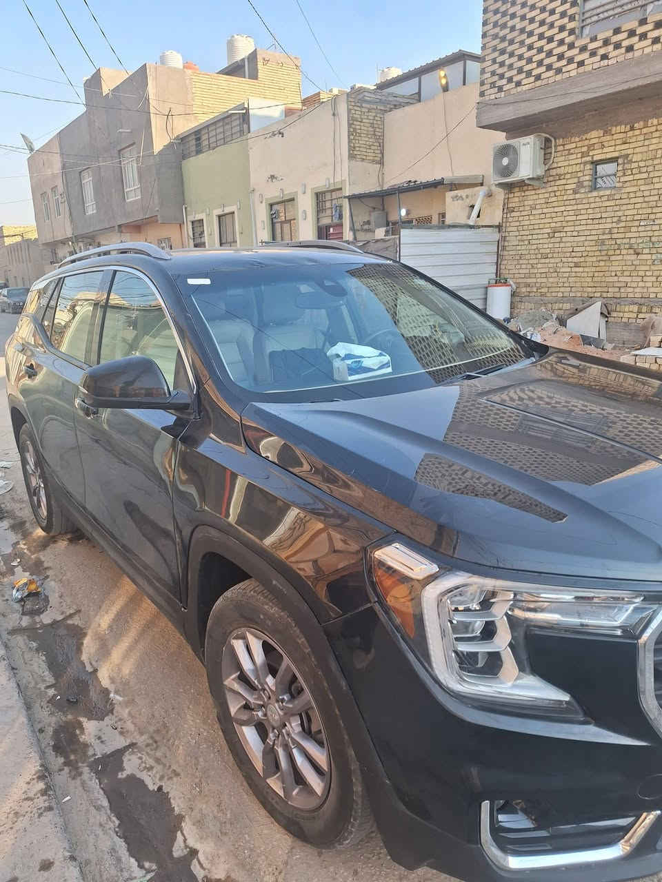 2. نوع الماركة :- تيران SLT
 3. سنة الصنع :- 2023
 4.  كير بيانو 9نمر 
 5. رقم اللوحة:- أربيل دولي 
 6. اللون الخارجي :- أسود 
 7. اللون الداخلي :- جلد صحراوي 
 8. عدد الكيلومترات :- 80 الف كيلو قابل للزيادة
 9. نوع الوقود :-بانزين 
 10. ناقل الحركة :- أوتوماتيكي 
 11. حجم المحرك :- 1500 توربو 
 12. عدد الأسطوانات :-4
 13. عدد الأبواب :- 4 مع بصمات لاربع بيبان
 14. عدد المقاعد :-4
 15. نوع الدفع :-  4 ويل دفعرباعي 
 16. الحالة العامة :- مستخدم أمريكي 
 17.المواصفات الإضافية (  بصمة تشغيل- دخول ذكي  - انظمة امان - وضعيات قيادة -تحديد مسار - مثبت سرعة -كاميرا -شاشة كبيرة متصل -  -سياقة ذاتية - نقطة عمياء جانبية - اشاير مري - رادار محيطي - مقاعد تدفئة - ستيرن تدفئة - وباقي المواصفات المعروفة مثل الويل كب والخ …لايت اوتو زنون خزن مموري تبريد قطعتين 
 18. الضرر :- بنيد وجاملغ ايمن الشواصي واللغود سليمه غرفة السياره والكشنات دنلي 

السعر المطلوب 190ورقه وبيها مجال هاتف  *********** النجف الاشرف
