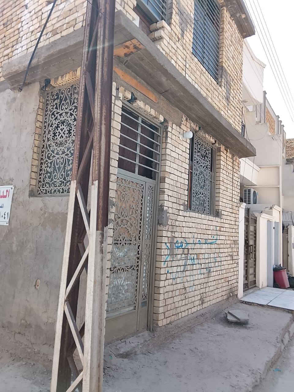 السلام علیکم بیت بالرئاسه کاع ابو علي الدراجي
مساحة 50 متر
غرفة نوم 1
استقبال
مطبخ
صحیات
درج خارجي (نضام شقق)
السعر 58مليون
آنی مکلف بالنشر
***********
بس الشراي یتصل السعر قابل للتفاوض
