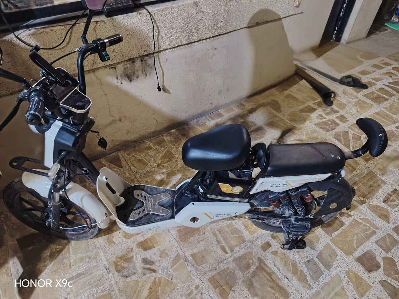 سلام عليكم
عندي ماطور شحن مديل 25بطاريته زينه حساسات مثبت سرعه اربعه سرعه الماطور وضع شركه كله جديد امبدل بس دسك جديد حطيتله والباقي كله جديد تايرات جديده اشاير كهربائيات كلها شغاله رايده نقد 600 وبيه مجال موجود ابتكريت وهاذا رقمي اني مجرد وصيط
وهاذا رقم تلفوني *********** بيه واتس @إشارة
