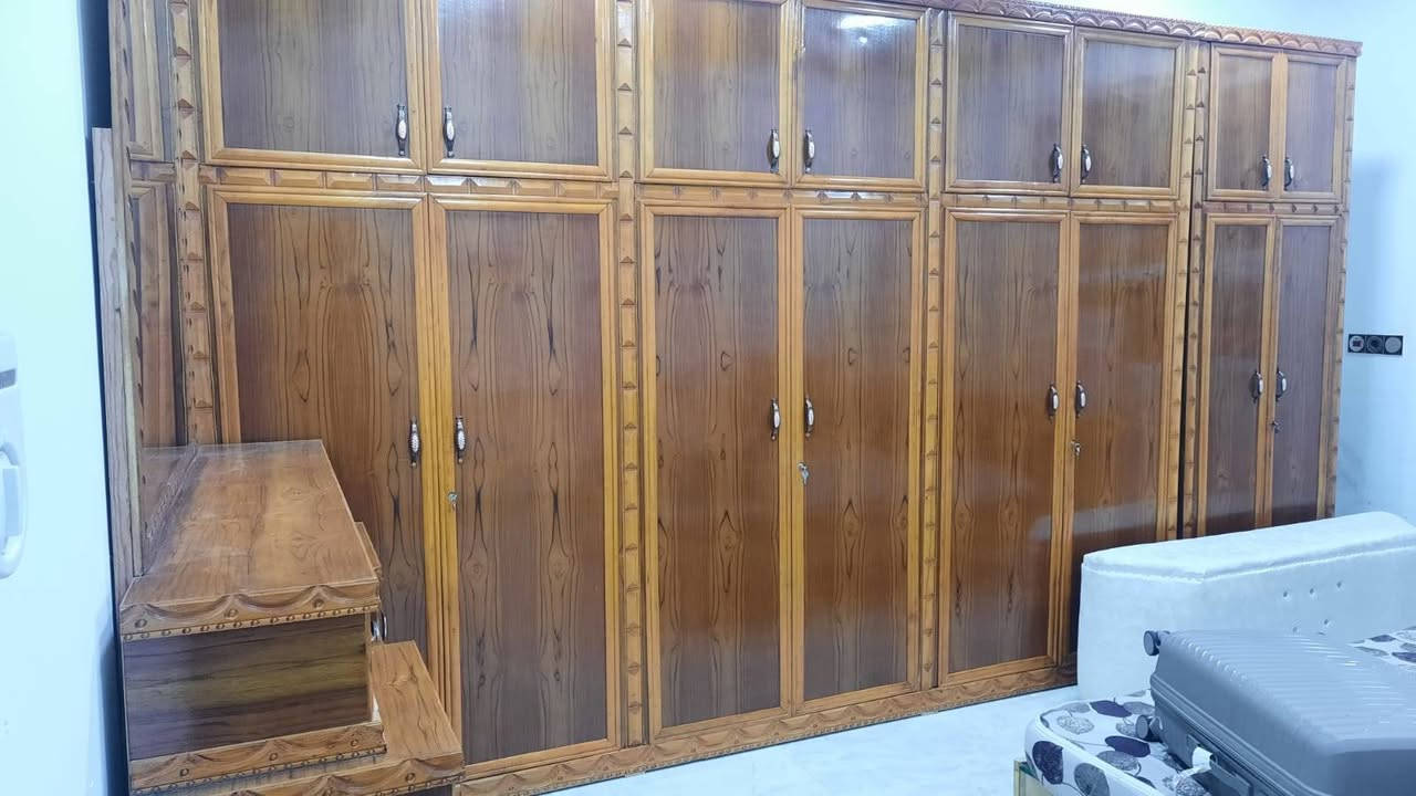 غرفة نوم 6ابواب ملحق  مستخدم شهرين خشب عراقي زان
السعر مليون مع الدوشك وبيها مجال حك الجيه المكان الايمن المنصور  شرط شرط النفضافة 97٪
رقم التواصل ***********
