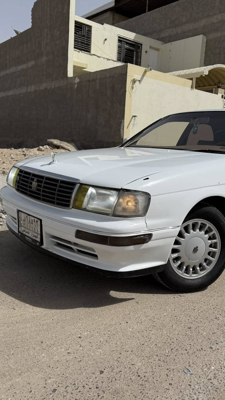 السلام عليكم للبيع فقط تويوتا كراون بطه لون ابيض موديل 2000 اصل رقم بصره سنويه منتهيه راعيها يريد تحويل تأخذها كبل تحول السياره نظيفه جداً توها طالعه من الصبغ وشرط صبغ اقوه شي بالسوك مكينه 2500 السياره تخم تاير جديد باتري جديد مكينه وكير وحداديه شرط الفحص السياره كفاله من ضربه وكص ونقل جثه وعيب شرعي سياره متعوب عليها بشكل مو طبيعي غرفتها دوشمه قرميدي ع أيدي كلفتني مليونين شغل كله اصلي لايت زنون كشن كهرباء ويل بلادي شاشه بلوتوث سماعات دمام سياره ناعمه وتخبل واتحده اكو بطه بهيج نصبه وهيج داخل وشغل اصلي مو تلزيك وبالعافيه ع الياخذها السعر 75 ورقه وبيها مجال قليل وهذا رقمي *********** مكاني بصره
