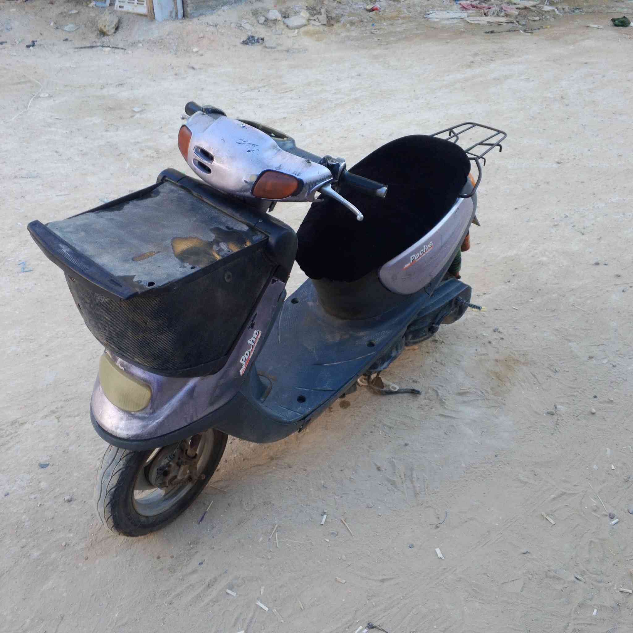 سلام عليكم دراجة منغولي ام سلة شغالة كلشي مابيهة محرك ناعم شعلة فول الشاصي ملحوم الكهربائيات ما تشتغل تحتاج ربط باتري مابيهة غير شي محرك كلش ناعم السعر 175 وبيهة مجال العنوان كربلاء البوبيات عمود 75 قرب اسواق كرز إستفسار خاص او ***********
