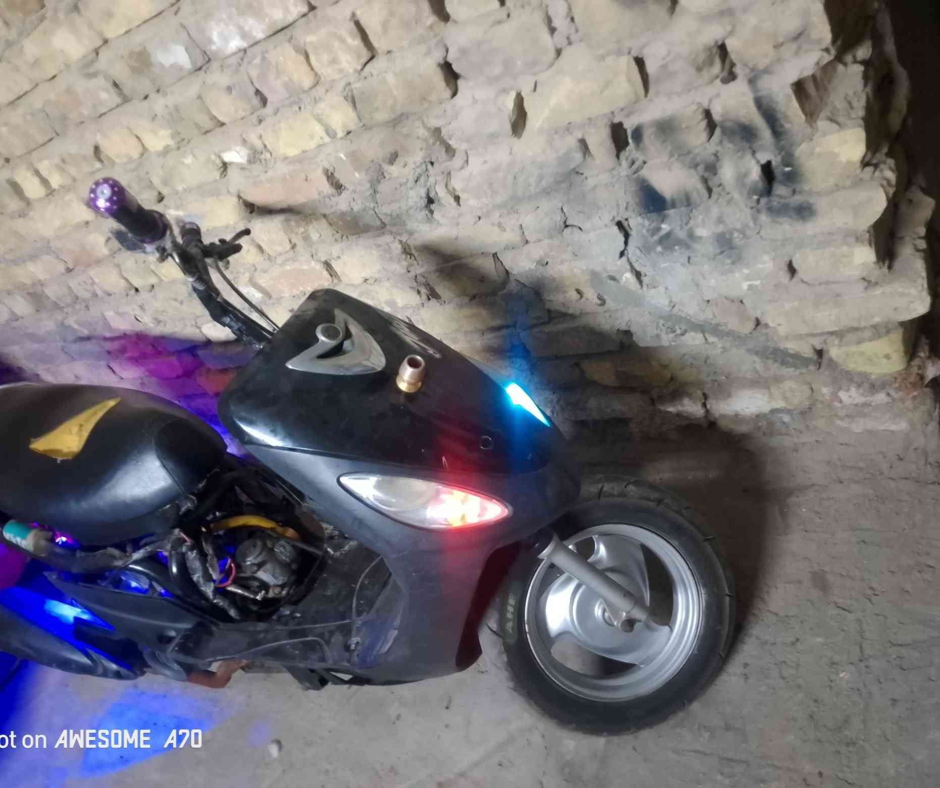 السلام عليكم شباب درجة ماكس منغولي البيع كلشي معوزه نضافه فول مفتحوه مزوده 55سلف  هندرشغله الدراجه معدل نهضه السعر 450 وبيه مجال حك الجيه مكاني الديوانية حي العسكري


**إذا كنت صاحب هذا الإعلان وتريد حذفه لأي سبب، رجاءا أرسل رسالة إلى الدعم الفني**