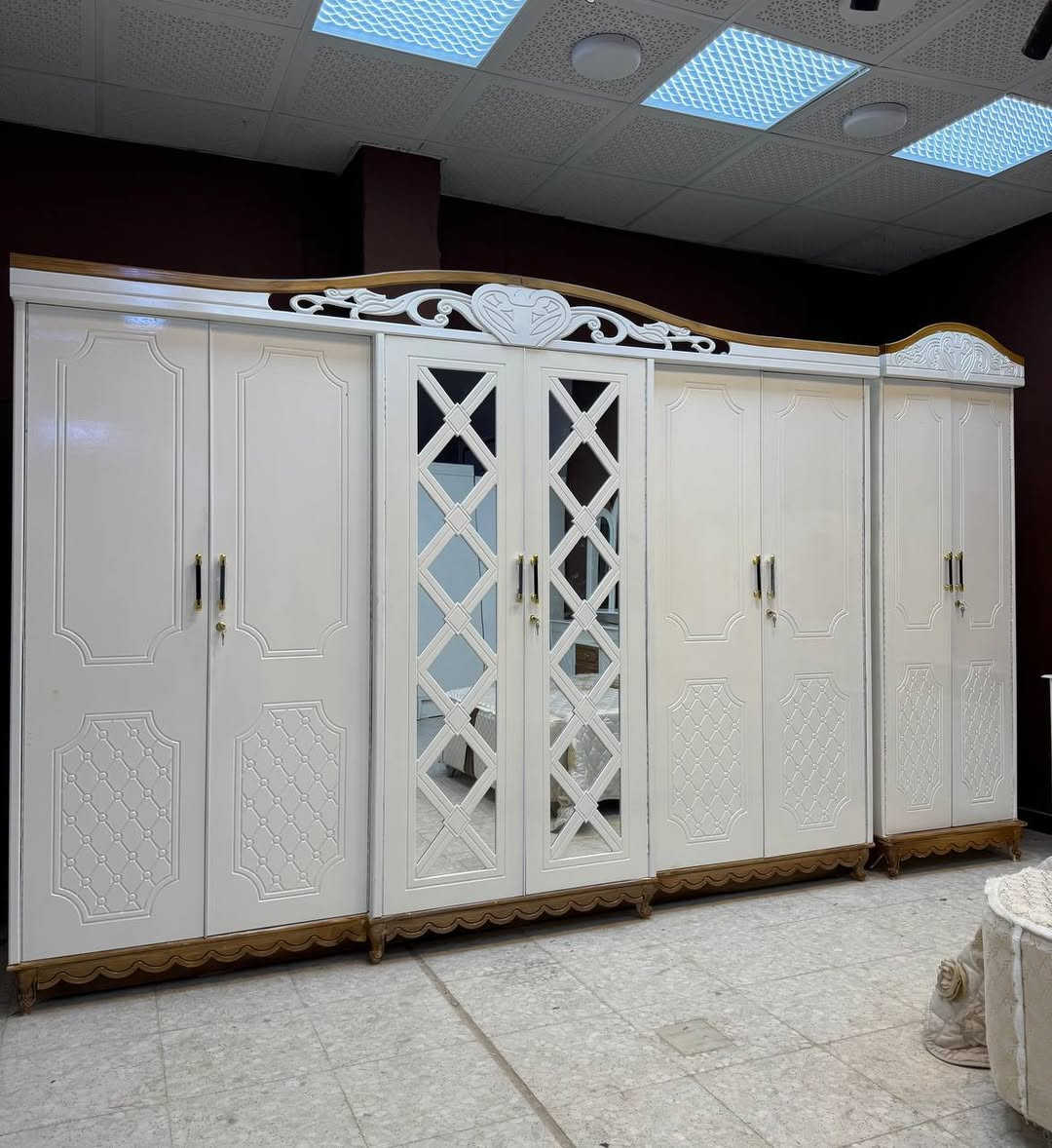 متوفر انواع الغرف الاخشاب صاج لتواصل معنا عبره الواتساب
wa.me/+9647857770513
***********للاتصال
