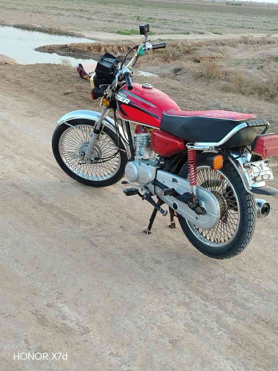 سلام عليكم دراجه للبيع موديل 2021 أوراق كرتونيه ورقه وحده مبدل بس بستم الباقي كفاله عامه وضع شركه متواجد خاص راسل وبيك خير وتدلل السعر 550 وبيها مجال مكاني واسط العزيزيه ***********
