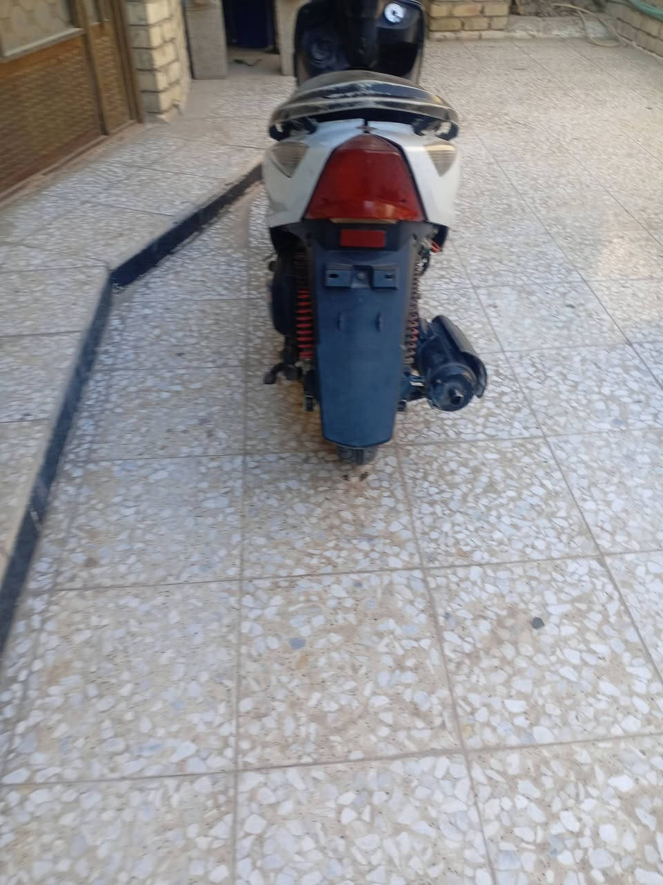 ياالله السلام عليكم ثعلب دراجة خير من الله الدراجة شلعة ومعدل واكفلك اياهة من السرقة والمكينة يعني مكفولة الدراجة الدراجة شوفة عينك ومابيهة نقص بس ترتيبات بسيطة السعر 350 وبيهة مجال خير من الله بيك خير وتدلل رقمي *********** مامتواجد فيس بس علرقم
