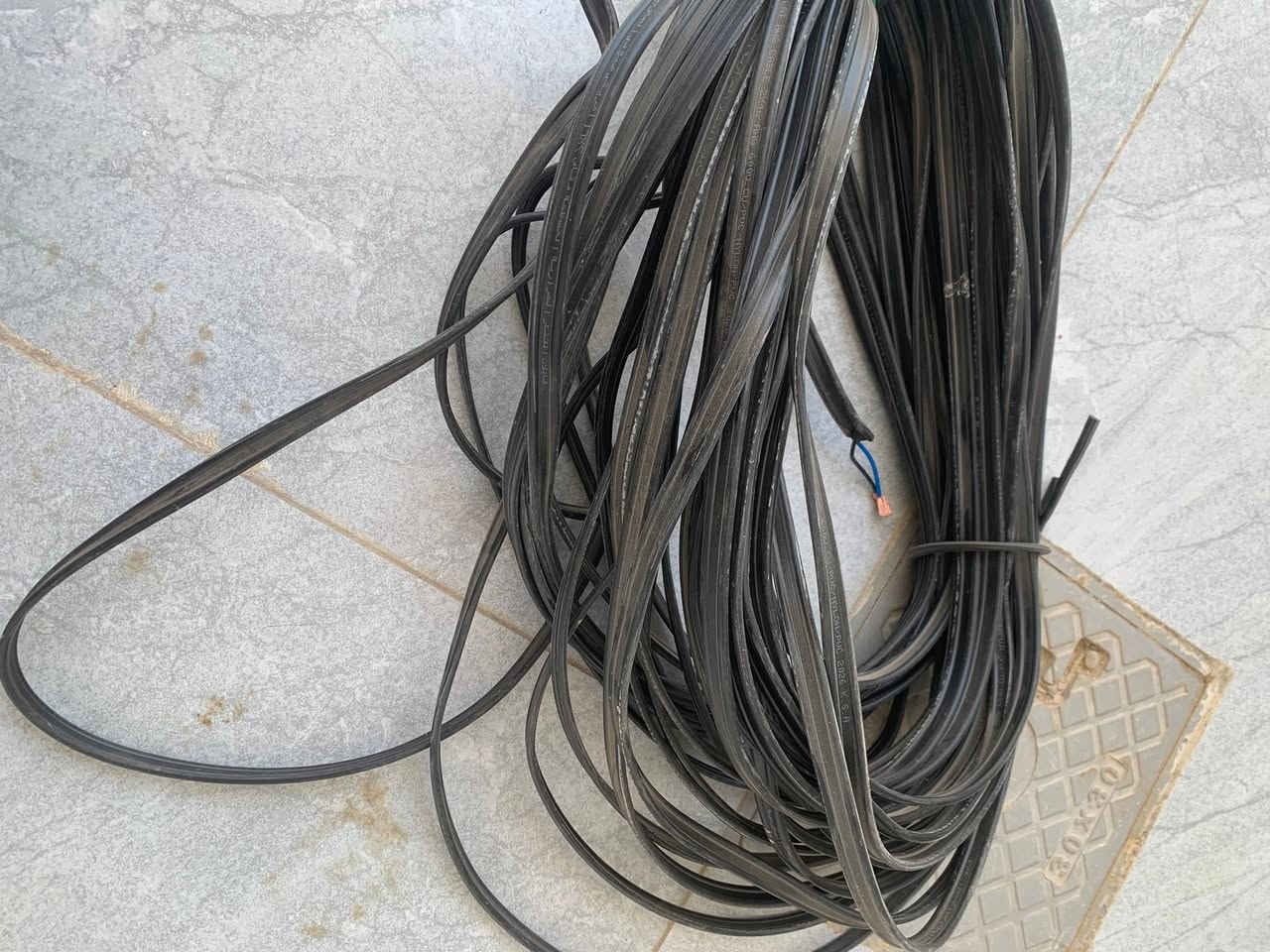 سلام عليكم…واير سعودي فنار ١:٥ ملم جديد مستخدم شهر طوله تقريبا ٦٠ متر مثل ماموجود بصوره سعر المتر٧٥٠ للاستفسار / ديالى المقداديه
***********

