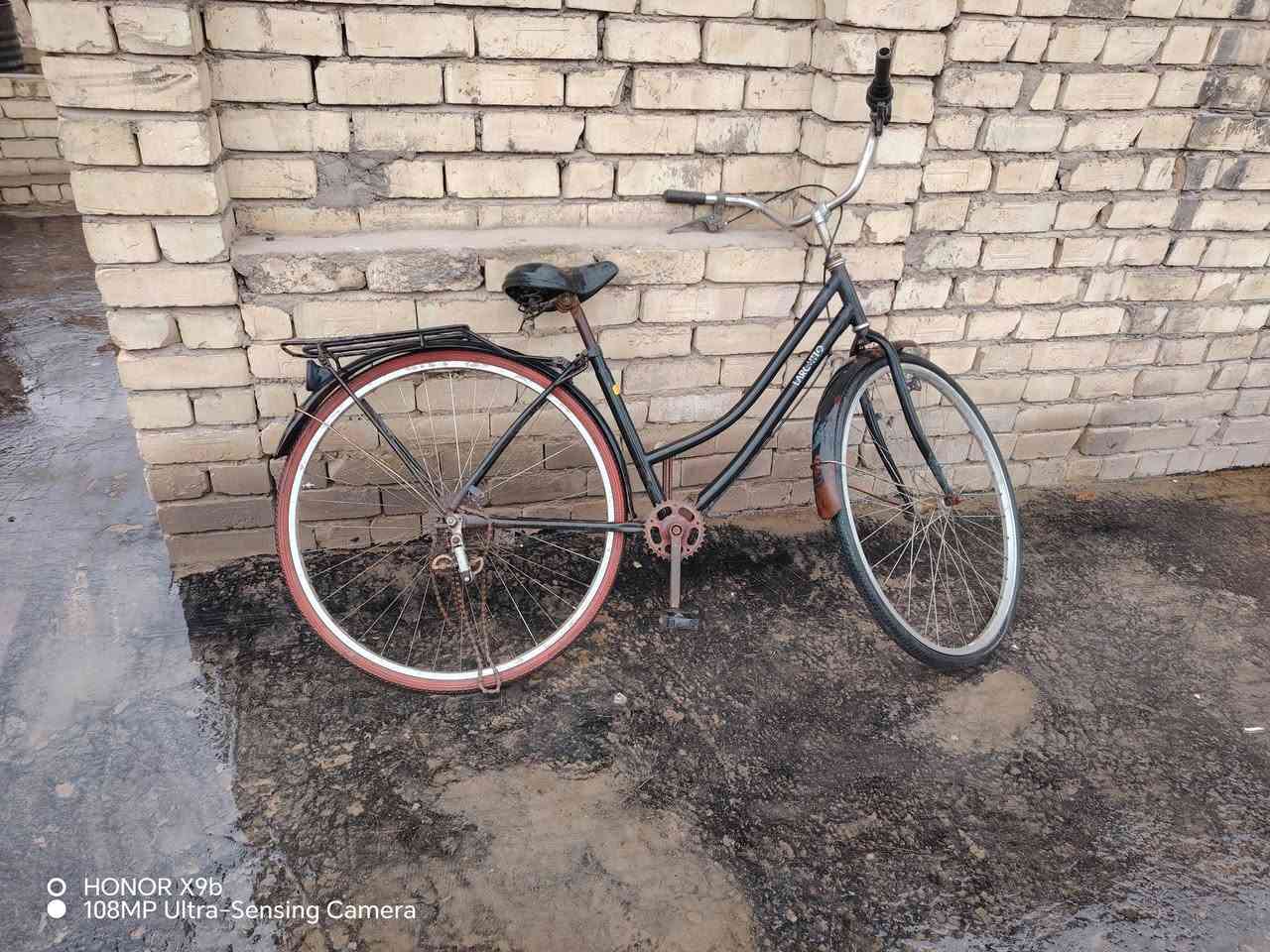 بيسكل بناتي حجم ٢٦ يردله ترتيب السعر ٤٠ الف *********** تحياتي للجميع
