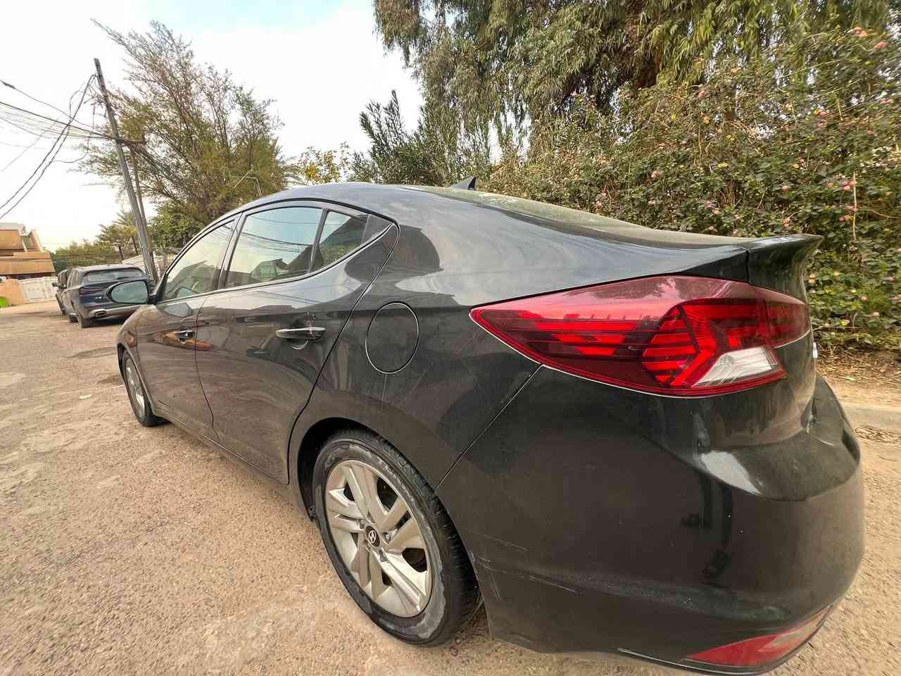النترا 2019 شكل ال2020
وراد امريكي/ محرك 2000/ كير At المرغوب /ماشيه 71 رقم اربيل جديد 
مواصفات
ثلث مودات قيادة : ايكو / نورمل / سبورت 
بصمة  تشغيل عن بعد 
تحكمات ستيرن كامل                                   
مانع نزلاق                                
تحديد سرعه            
شاشة كاربلاي 
كامرة دوارة
اشاير بالمري 
تثبيت سرعه 
حساس تصادم + توقف ذاتي 
حساس نقط عمياء 
كامره دواره 
السعر 125
السكن الكاظمية 
رقم الهاتف ***********

