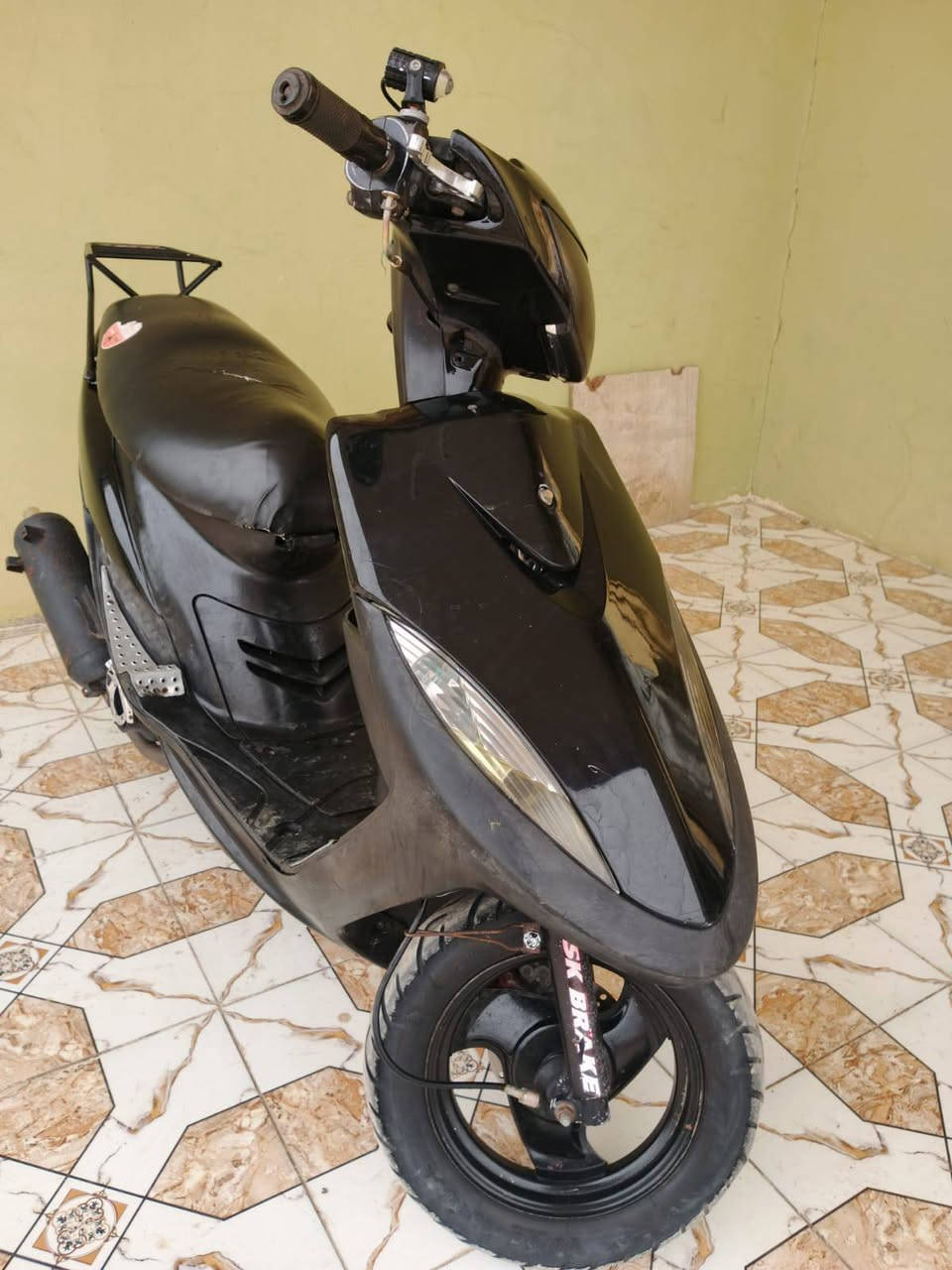 السلام عليكم  دراجه للبيع ماكس عدله 55 السعر475 وبيه مجال مكان الحمزه الشرقي  الرقم ***********
