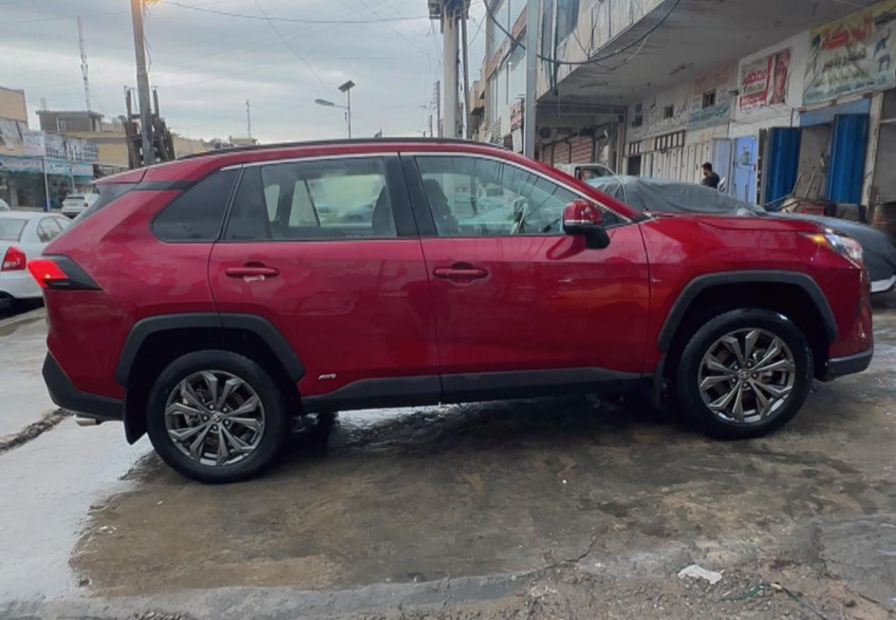 تويوتا راف فور xle2024
وارد أمريكي — استخدام شخصي

السيارة مستوردة على إيدي من سنة 2024
نظيفه جدا
ضرر السياره :
بارد بالجنطه فقط 
(بدون صبغ أو تبديل)
السعر: 245وبيها مجال 
 الموقع: بغداد 
 للاستفسار: ***********
