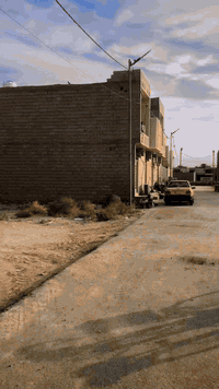 قطعه 400م للبيع بمجمع سكني الوجه 16م كافة الخدمات سعر ال100م 50 مليون وبيه مجال طابو زراعي سند 25اقرار محكمه الموقع كربلاء طريق الرابط
 
***********
