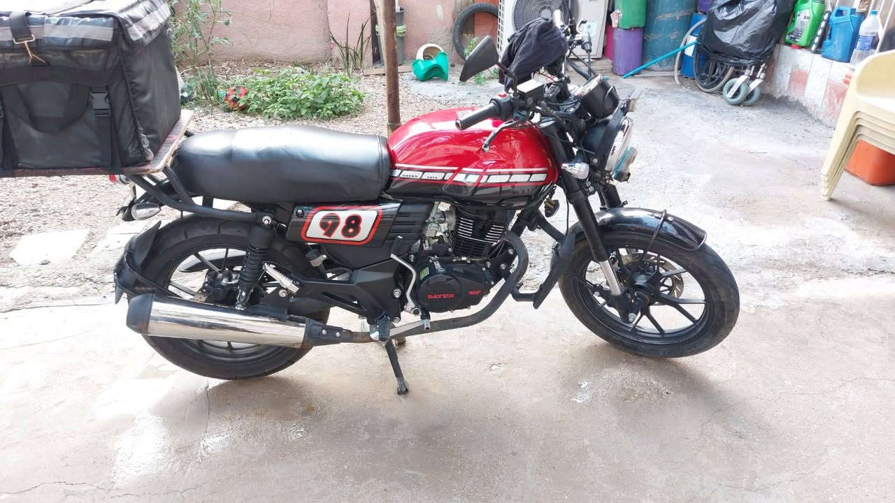 دايوان لاتيه
موديل 2024 
اوراق سكنر
استعمال شخصي ممشتغلة دلفري 
مكفولة من كل النواحي عليها اضافات عدسات خارجية 
الكشن ما متعوب بس مدوشم فوك الجلد البلادي للراحة الاكثر
للتواصل ه‍ ***********
