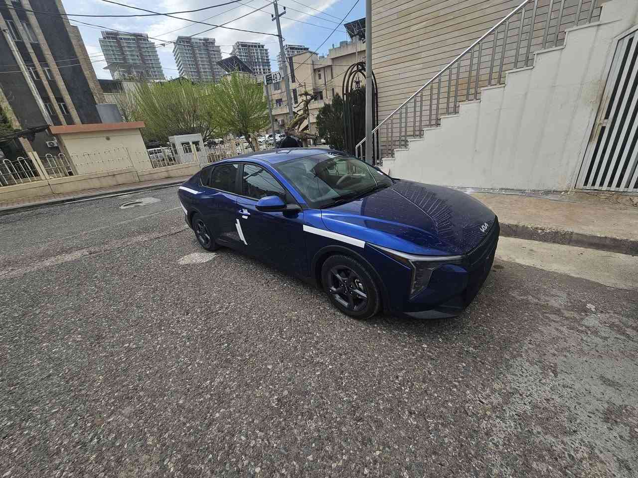سلام عليكم كي فور موديل ٢٥ صور الحادث موجوده اتفضل خاص يوصلنك نوع الفئه LX
سياره حلوه خير من الله ماتصرف عليها ربع ان شاءالله معروفه مواصفات ال Lx 
سعر سيارة ١٦٥ اي ستفسار اتصل على الرقم وتدلل *********** رقم سليمانيه بسمي رقمها مميز تريده ويها سعره وحد تريدها ع سعرها اشدلك غير رقم واني خادم تحياتي للجميع

