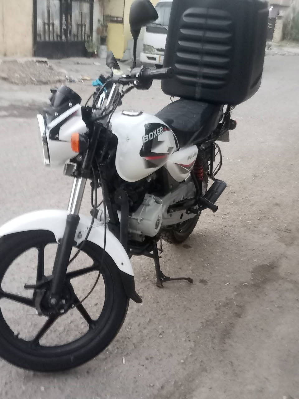 السلام عليكم دراجه بوكسر للبيع موديل 23 مرقم مكان بغداد دراجه مجفته تجفيت كامل وجديد بس عوزه روله طلبو عليهه 100 لن تجفيت كوله جداد ويرادله ترتيب بسيط عارضه 1700 وبيه مجال للطيبين الرقم ***********
