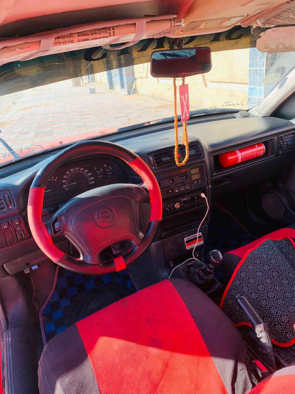 السلام عليكم اوبل فكتره موديل 1993بس محدث1995 سياره فول اوبشن رقم سليمانيه بسمي صدر خلفي امامي تخم تاير جديد  سياره لوك للبيع السعر 45 وبيهه مجال ويرهم ماروس مارسدس دب  مكاني ديالى الخالص للستفسار على رقم ***********
