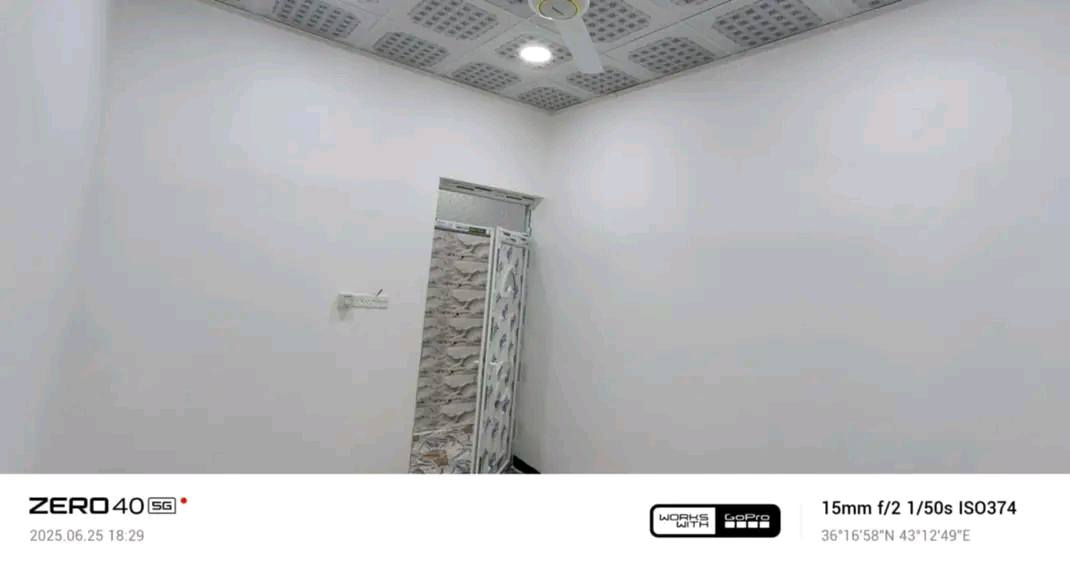 بيت وشقه للايجار يارمجه الشرقيه قريب على شارع كركوك25متر البيت ثلاث غرف وهول ومطبخ وصحيات وسيراميك وسقوف ثانويه وبورسلين وجديد والشقتين منفصلات كل شقه متكونه من 2غرف واستقبال ومطبخ وصحيات وسيراميك وسقوف ثانويه وبورسلين البيت والشقه جديد  للتواصل على *********** اسيا ***********كورك
