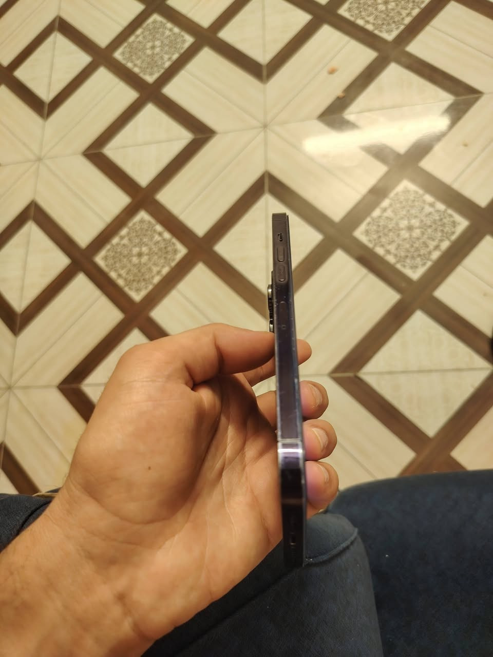 شخايفون 14 برو ماكس 256 بطاريه 85 بلادي وتر بروف ممفتوح ابد كارتونه ويا فقط ولزكه بي كم شخط بل شاشه خاله لزكه مضيعهن بيها ممبينات ونضافته موضحه كدامكم بغداد الدوره *********** واتساب مراوس واخذ فرق او انطي فرق مو مشكله فقط مراوس
