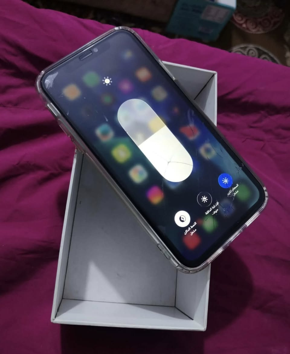 سلام عليكم آيفون 11 عادي ذاكره 128 نضيف مبدل بطارية فقط افضل نوعيه شحنه يخبل بي كم فطر بالكلاس وضهر ممثرات ع شي ابد لباقي كله شغال فيس ايدي تصال كأمره كله عل الفحص ويا كفر ولزكه سعر 130 مجاله قليل رجاا مكان بغداد الشعله ماعندي توصيل ***********
