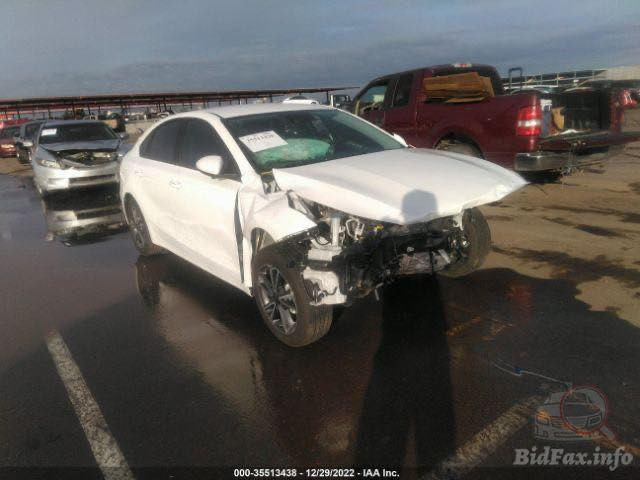 السلام عليكم
فورتي للبيع موديل ٢٠٢٢ السياره الحادث ماله موضح بلصور 
السياره كير محور AlT السعر 140 وبيه مجال للاستفسار الرقم ***********
