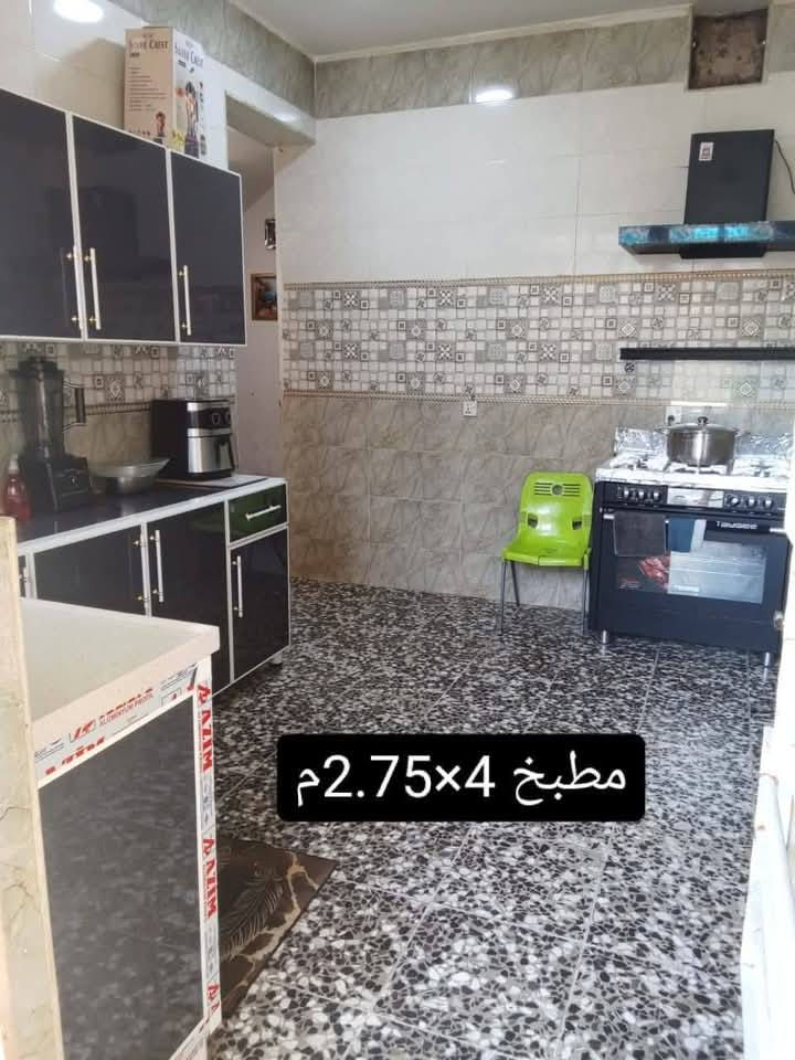 بيت للبيع طابقين زراعي قرار 117
105م واجهه 7م نزال 15م بيت نضيف بناء 2022
استقبال + مطبخ +حولي + غرفه نوم +مناور عدد 2 + حمام مشترك/ 
طابق الثاني 
غرف نوم عدد 2 + حولي + حمام مشترك  الغرفه الثانيه والبيتونه السقف ساندويج السطح اشتايكر
العنوان / شهداء البياع قرب مدرسه الصقور الأهليه ثاني بيت عن الركن عرض الفرع 15م المنطقه كامله من ماء وكهرباء ومجاري  
السعر/ اكتب تم
يجيك على الخاص 
رقم الهاتف /*********** واتساب واتصال
*********** اتصال
