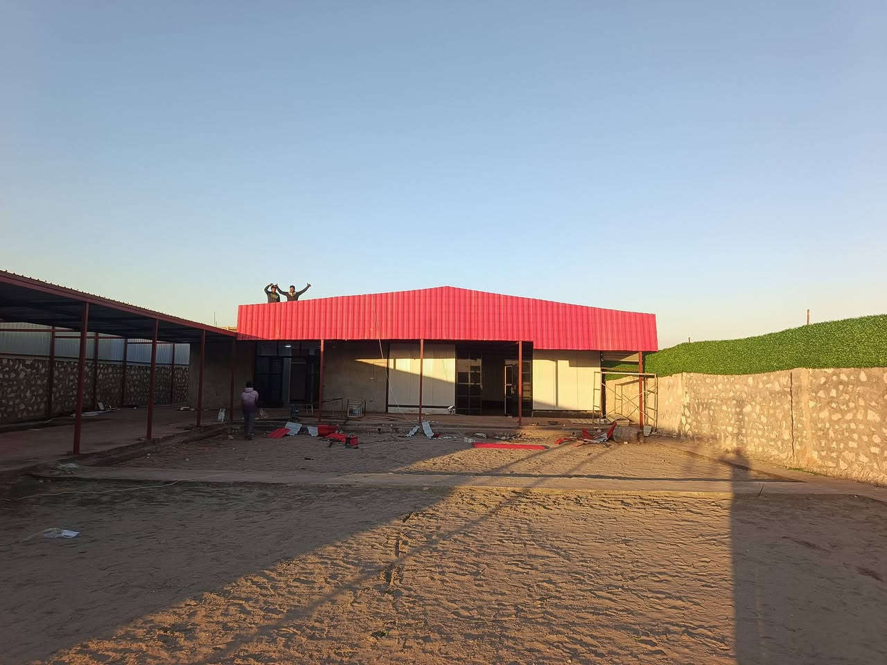 عمل قرميط وعمل كرفانات عمل موقعي او نقل كل المحافظات سقايف متواجد كادر اختصاص حداده عامه عمل قطعي بكل لمحافظات العراق ***********اخوكم غانم الجبوري
