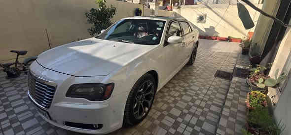 اوباما كرايسلر 2012 S V6 
اذا معجبك المنشور اعبر ولا تكسر بحلال غيرك كل واحد وقناعته والسياره مصروف عليها مابيها نقص برغي شغل وطلع السياره فول فول فول واحد على واحد بيها ضرر كلش بسيط موضح بالمنشور 
السياره مال جناي 
السعر 210 ماشية 139 الف ميل 
المواصفات:
• رادار 🛰️
• قيادة ذاتية (ACC)
• فتحة سقف
• تبريد وتسخين مقاعد
• جلد كامل
• شاشة كبيرة + كاميرا خلفية
• حساسات أمامي وخلفي
• مثبت سرعة
• نظام صوتي مميز
• جنوط S الرياضية
• دخول وتشغيل بصمة
• تحكم كامل من السكان
• اضاءة LED
• مواصفات أخرى عديدة منها كير طياره بنوراما مكفوله من كلشي عده الطخه البسيطه الي موضحها بجاملغ الامامي 
هزة 2025 حسويلها وحده جديده هل ايام 
وعلى شرط هل سياره على مواصفاتها ونظفاتها ماتوقع اكو اختها والله يبارك بحلال الجميع 
للتواصل : ***********
