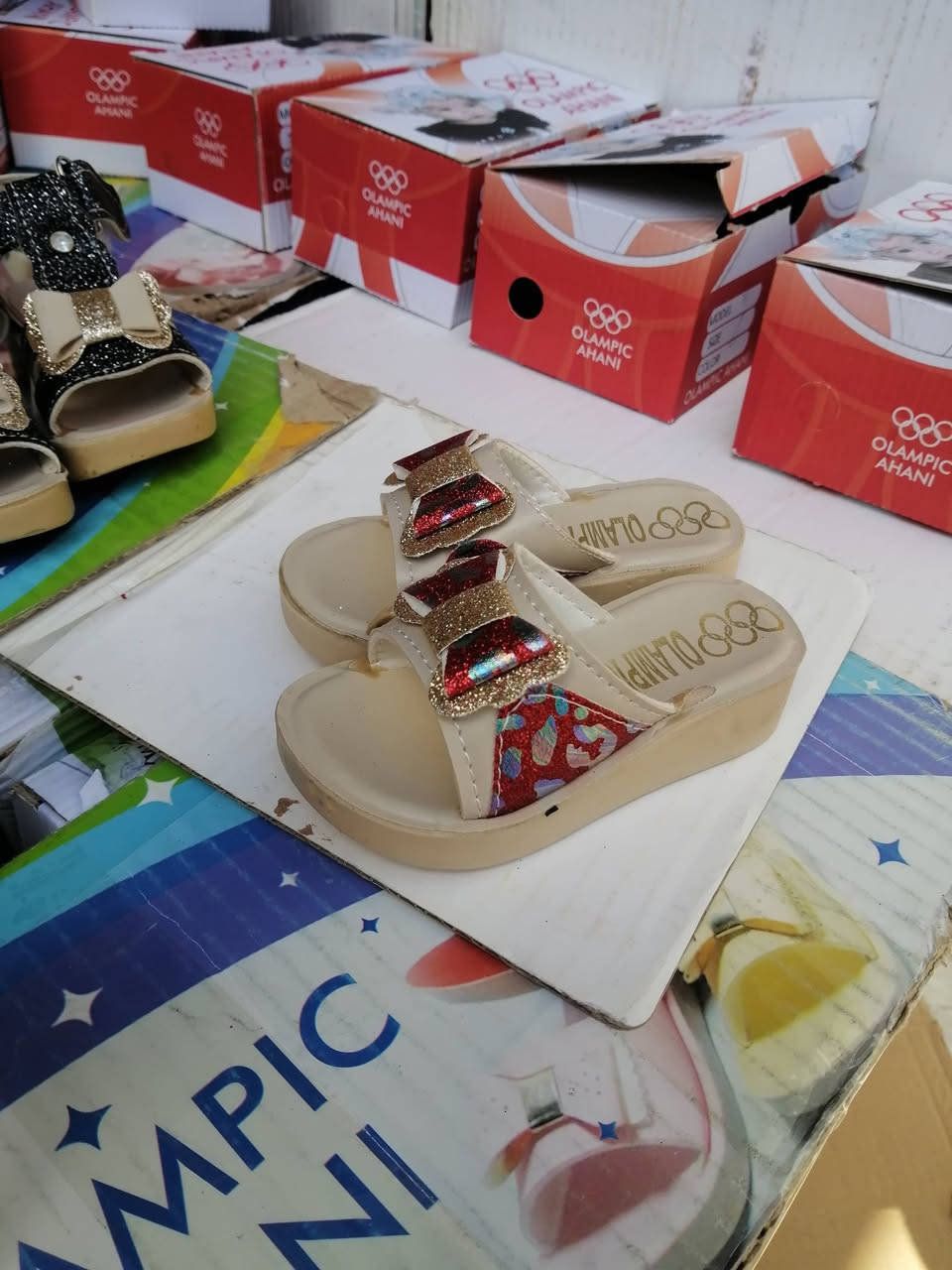 يا الله السلام عليكم رمضان كريم تتوفر لدينا كميه كبيره من جركز اطفال والوان متنوعه واسعار مناسبه جمله فقط  يوجد خدمه توصيل داخل الدوره فقط واصحاب الجمله لكم خصم ، رقم الهاتف الاستفسار ***********
