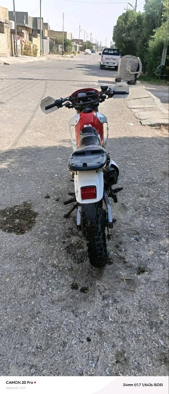 السلام عليكم  دراجه قفاز هوندا 
شغاله. ابيع كوم حديد. بدون اوراق مكان العماره 