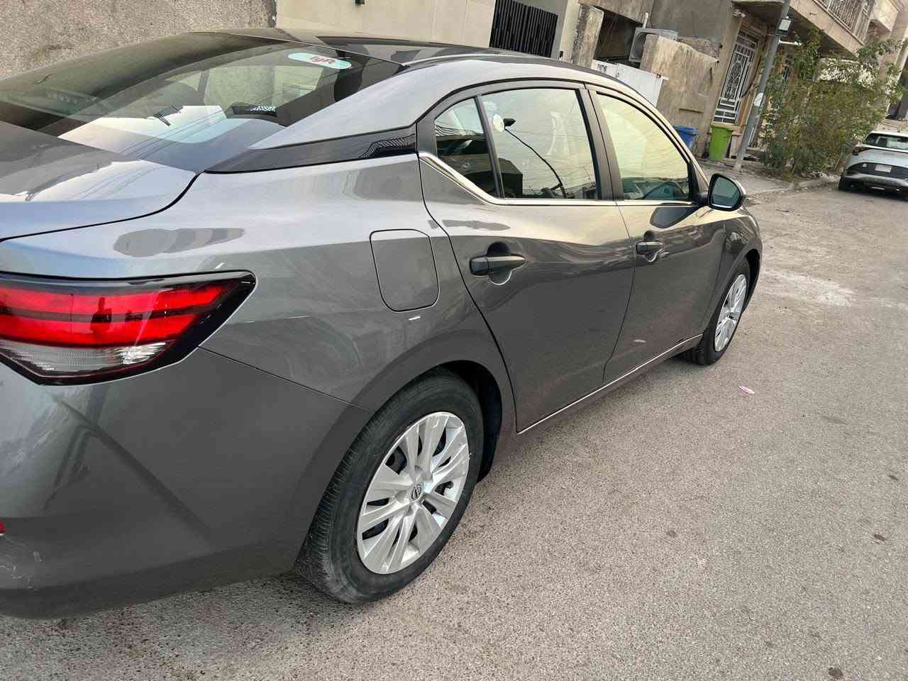 🚗 للبيع نيسان سنترا 2024 – فئة SV 🚗
سيارة نظيفة جداً وبحالة ممتازه بدون رقم

🔹 الموديل: 2024
🔹 النوع: نيسان سنترا
🔹 الفئة: SV
🔹 ناقل الحركة: أوتوماتيك
🔹 اللون: (فيلي)
🔹 المواصفات: شاشة، كاميرا خلفية، بصمة تشغيل، مثبت سرعة، حساسات، وغيرها من تجهيزات فئة SV.
💰 السعر: (١١٠) قابل للتفاوض 
📍 الموقع: بغداد
📞 للاستفسار: (***********)
