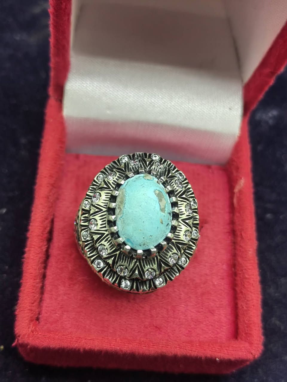 خاتم فضة صياغة إيرانية 💎
بحجر فيروز نيشابوري ✨
مقاس 19/20
للحجز والتواصل: 01016147535
تجيب بسرعة


**إذا كنت صاحب هذا الإعلان وتريد حذفه لأي سبب، رجاءا أرسل رسالة إلى الدعم الفني**