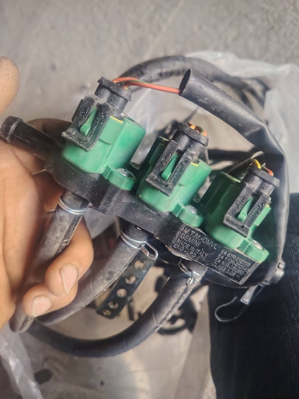 6 سلندر مستخدمه شهرين فقط السعر ٣٠٠  وبيها مجال 
***********
مكان المنظومه بالكوت تريد تاخذ ع الفحص ادزك ع شخص يشدها وتطي حساب الشد
