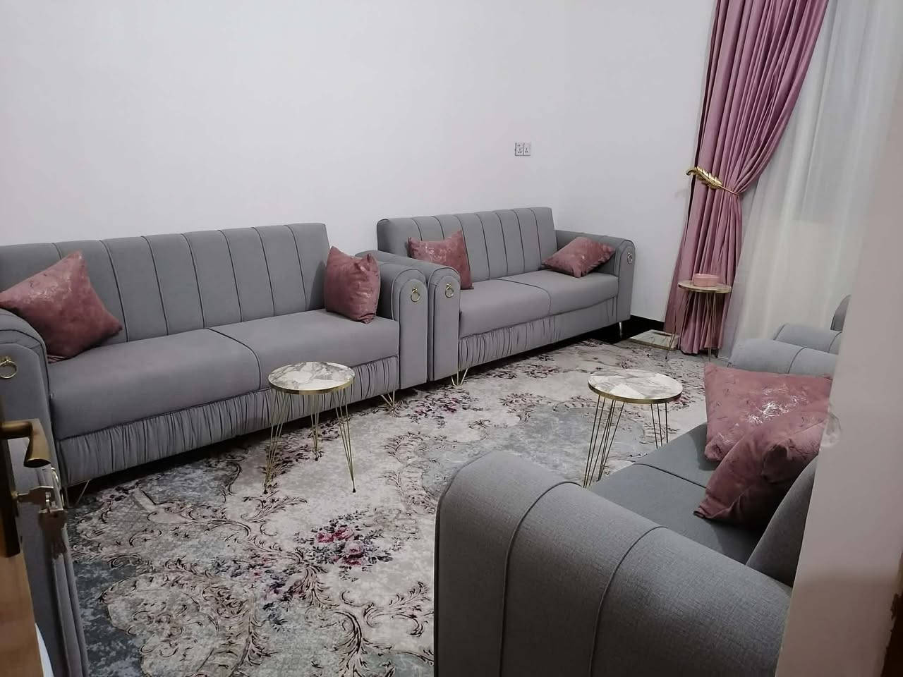 ١٠٠ متر حي النداء طابق واحد السعر ٨٣ قريب شارع المجمعات
***********
