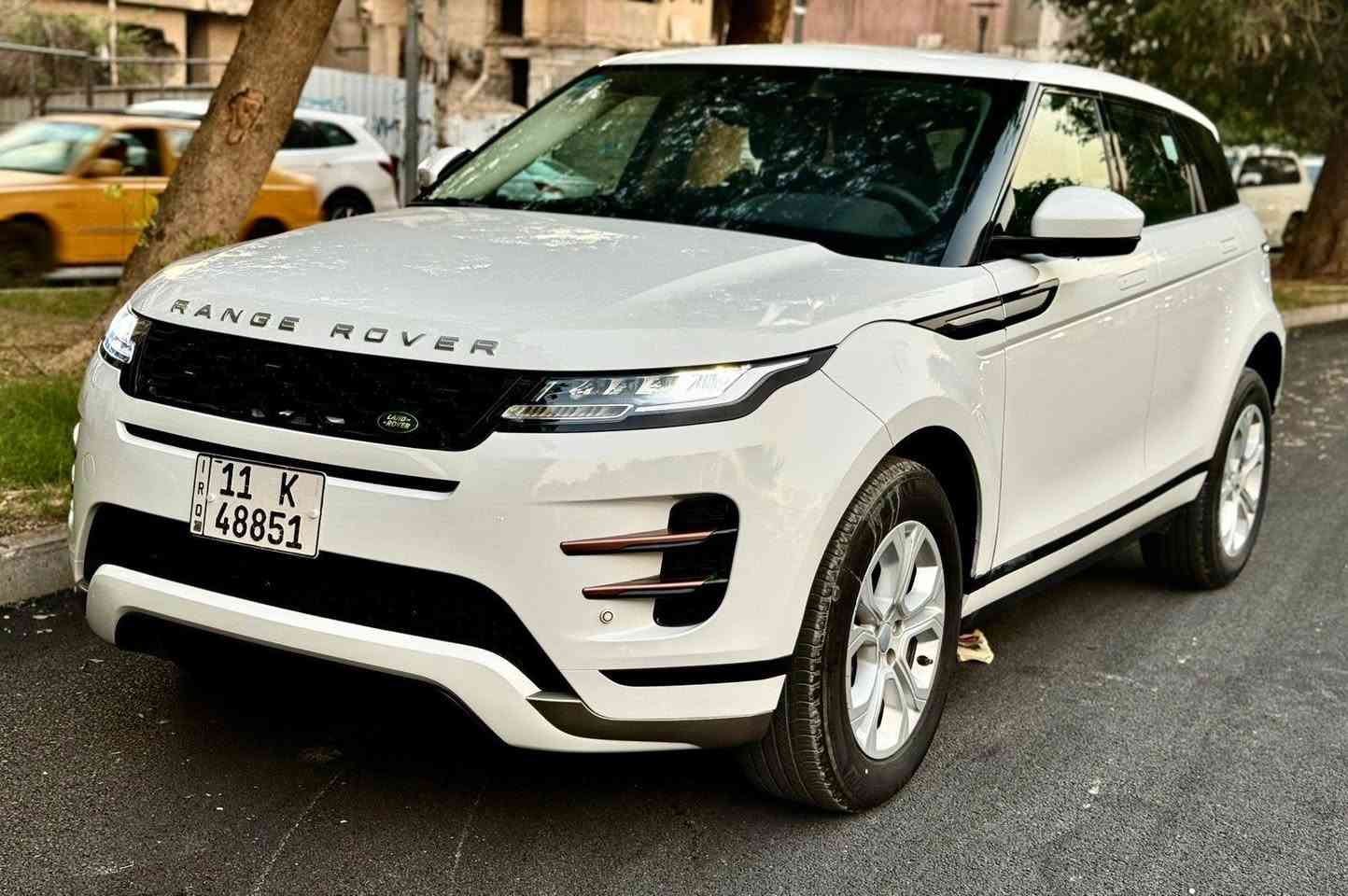 سلام عليكم رانج روفر ايفوك وارد امريكي كلين تايتل بدون ارباك تبديل فقط دعاميه صور الحادث بل منشور موديل 23 رقم بغداد بسمي  السعر 275 ورقه او مراوس حسب القناعه مكان السياره بغداد حي العامل من جهة السريع 
للاستفسار ***********
