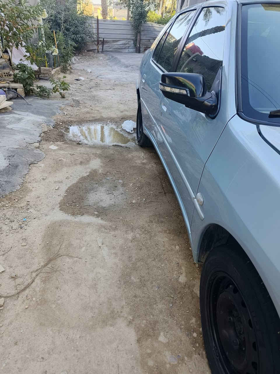 سياره بيجو للبيع رقم بغداد انكليزي باسمي تحويل ثاني يوم كير محرك جدد تبريد شغال تخم تاير  دوشمه جلد جديده اترايك وين ميعجبك اللون ازرق سمائي مديل 2001المكان بغداد  ***********
