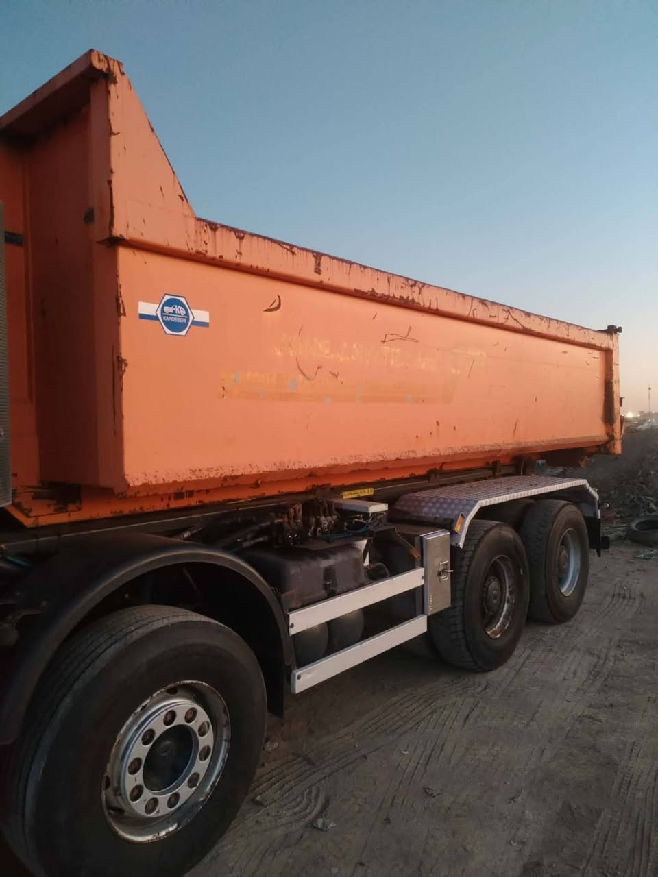 للبيع البدي مع الكرين جديد جاهز للعمل المكان ناصريه اي استفسار
***********
