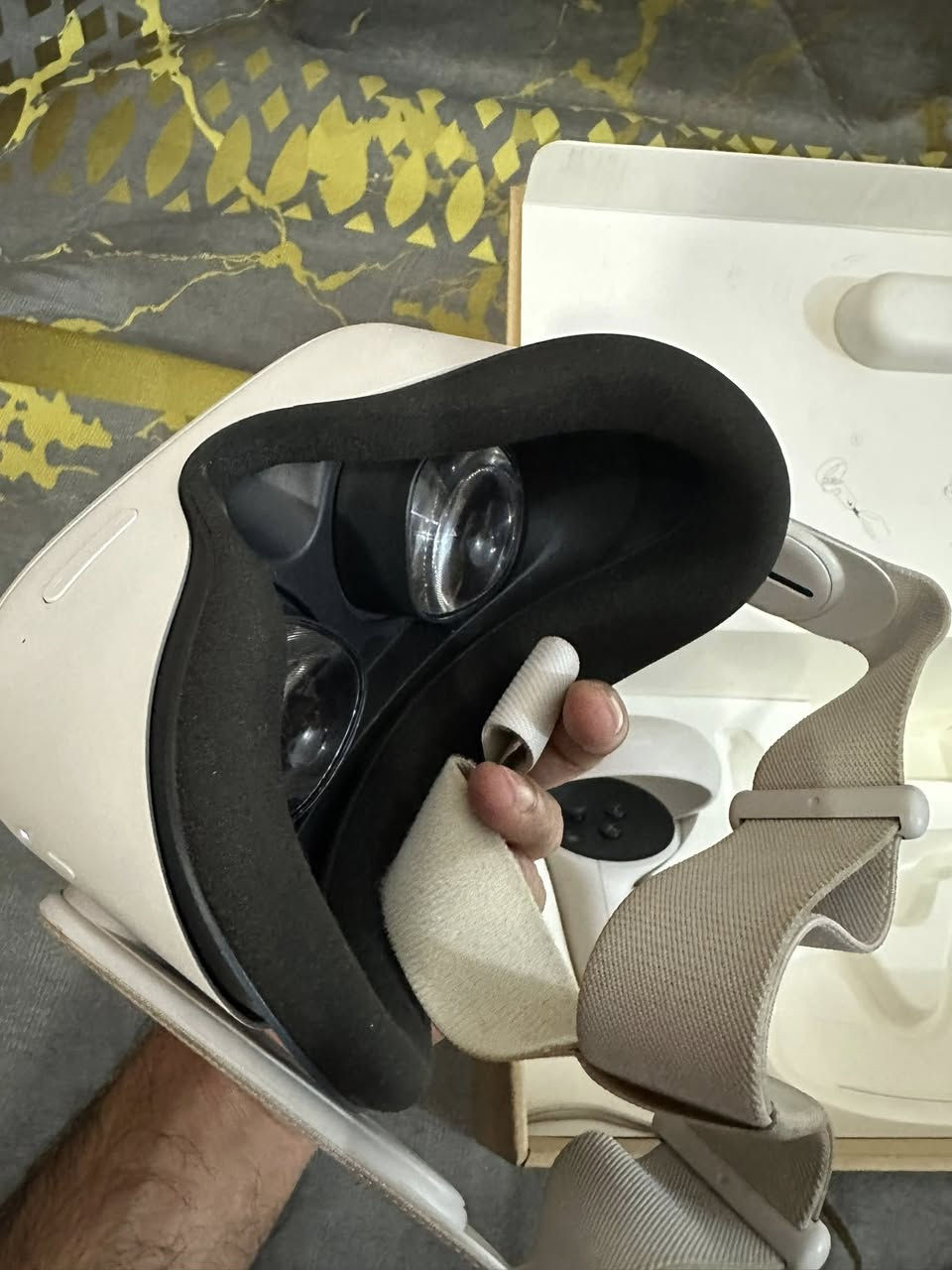 سلام عليكم
للبيع 

نظارة الواقع الافتراضي

Quest 2

ذاكر 256 

نضافه  فول 

استخدام قليل 

يحتوي على 54 لعبه 

السعر    300 الف  قفل

***********

***********
