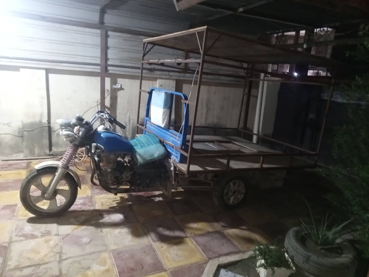 السلام عليكم ستوته للبيع موديل 16كلك نضيفه مكفوله كير حداديه وكهربائيات الرقم  *********** بي واتساب
