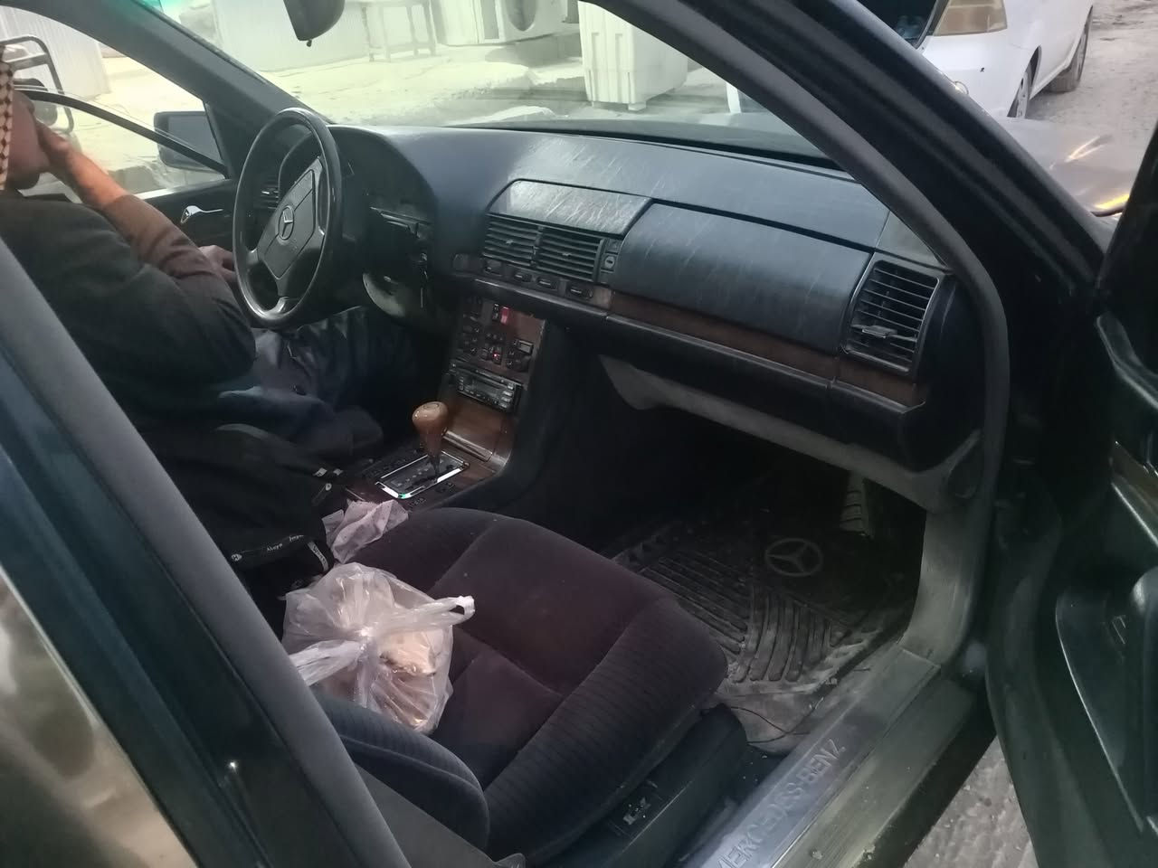 السلام عليكم ورحمة الله وبركاته مارسيدس شبح ٩١ سنويه جديده بسمنه سياره بلاد بدون ضربه كير محرك جدد بلاد السعر٦٧ العنوان بابل المركز *********** غير متواجد على نت
