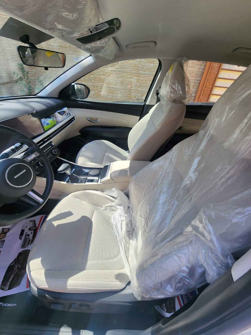 توسان 2025 زيرو السياره ماشيه 900كيلو فقط تو كلر خليجي
بصمه تشغيل بصمه أبواب
شاشه متصله كامره دواره
رادار خلفي امامي
 محرك 2000 دوش 
كشن كهرباء و جنطه كهرباء 
بردات خلفيه 
5ويل كب حجم 19
تبريد كشنات سايد بريك دكمه
السعر 336  و بيه مجال حك الجيه 
مكان السياره كربلاء 
للتواصل ***********
