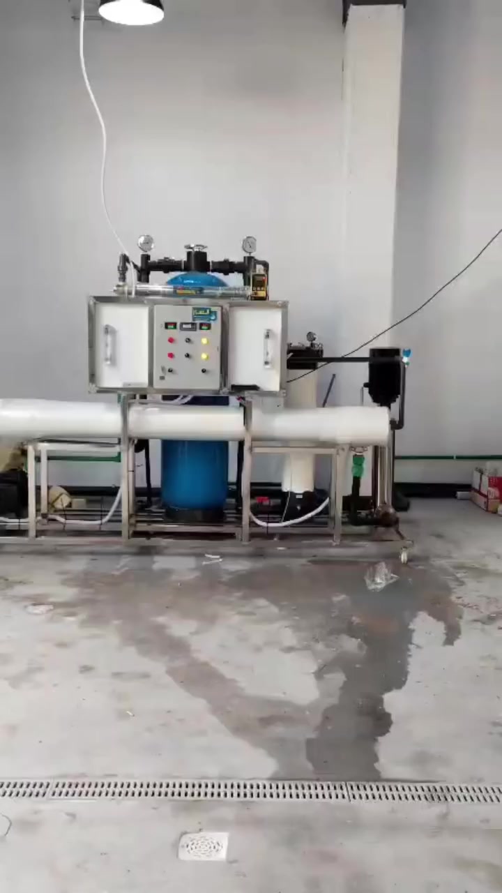 اللهم صل على محمد وال محمد 
بفضل تم نقل وتنصيب محطة 

٢٠٠٠ لتر بالساعة على بئر املاح  ٨٠٠٠ 

في النجف الاشرف 

مركز المنار لتنقية المياه 
بغداد مدينة الصدر شارع الفلاح قطاع ١١

***********
***********
