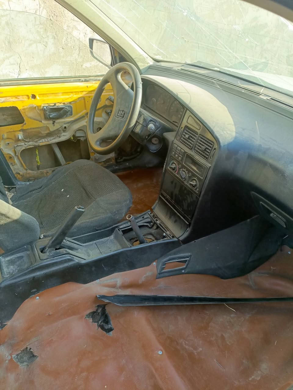 بيجو موديل 9 ماندل راعيها  مصبوغه اساس حاليا
سنويه عضم منتهيه مكينه وكير السياره شغاله كلشي مابيها 

ابيع كوم حديد

 بمليون وربع قفلها 

مدينه الصدر 

***********
